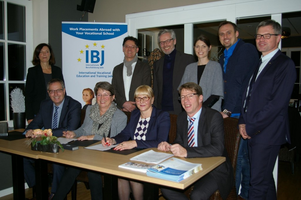 Unterzeichnung Memorandum of Understanding IBJ und Jyväskylä College